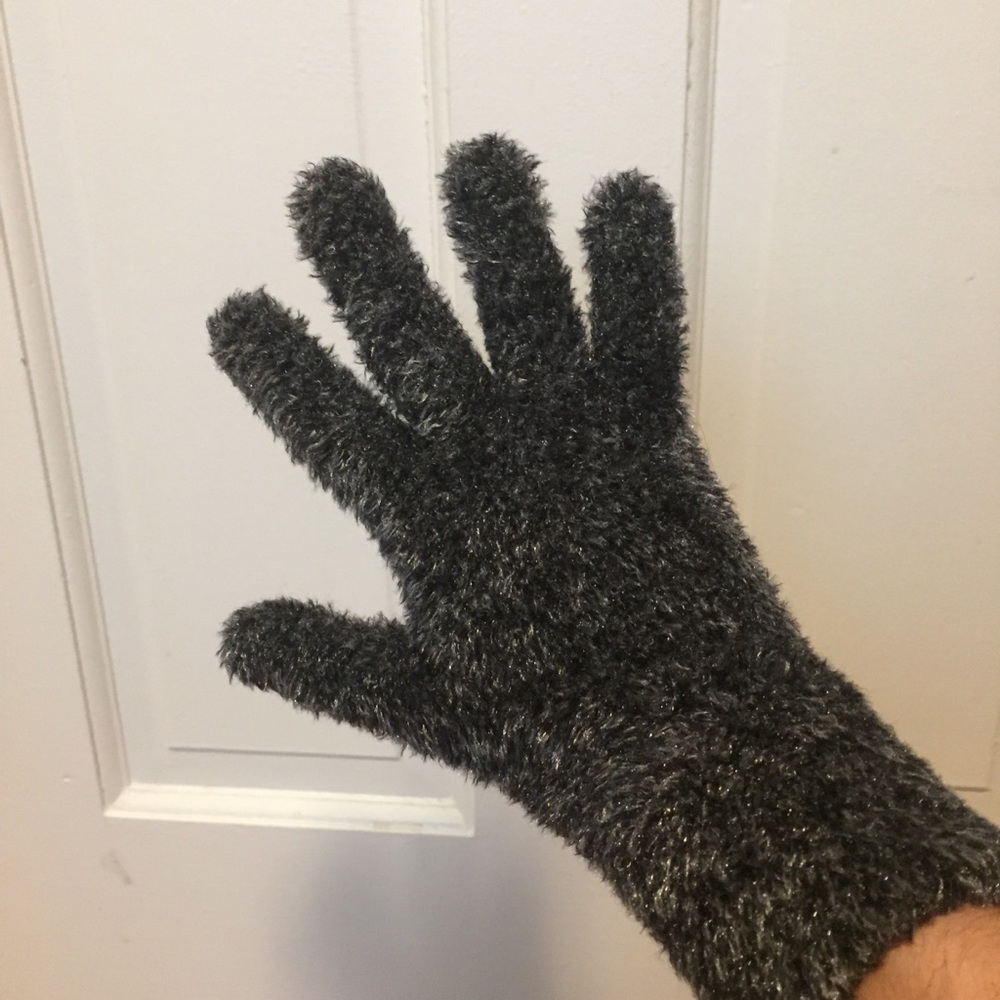 Fuzzy gray gloves